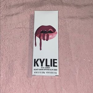 Kylie Jenner LipKkt